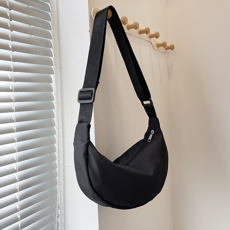 Black-Oxford dumpling bag